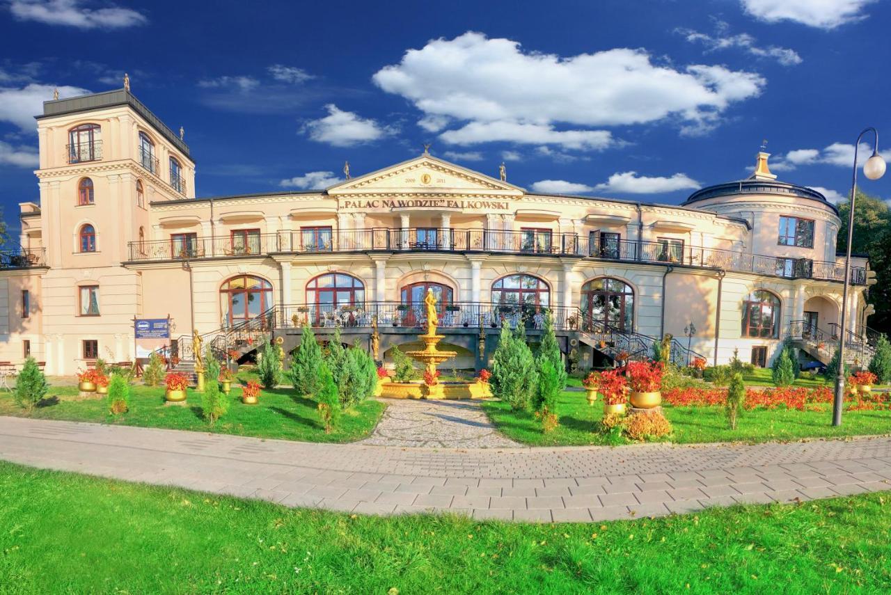 Uzdrowisko Sanatorium Augustow Palac Na Wodzie Falkowski Exteriér fotografie